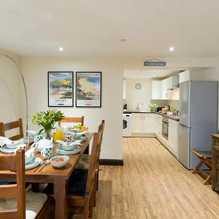 Rose Cottage, * Filey
